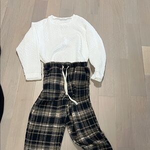 Men’s size L White Cable Knit Sweater and Plaid Pants Set